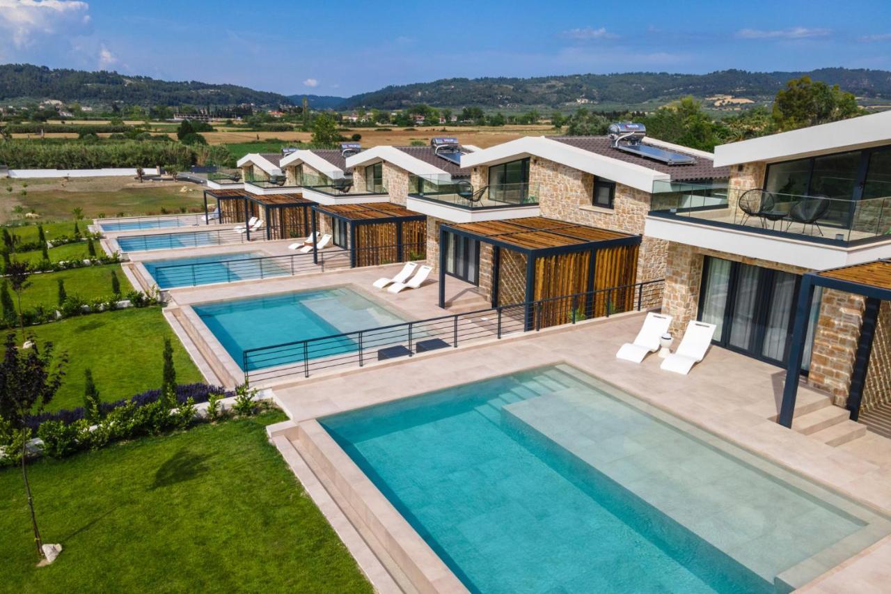 Five Senses Of Luxury Villa Kalandra ภายนอก รูปภาพ