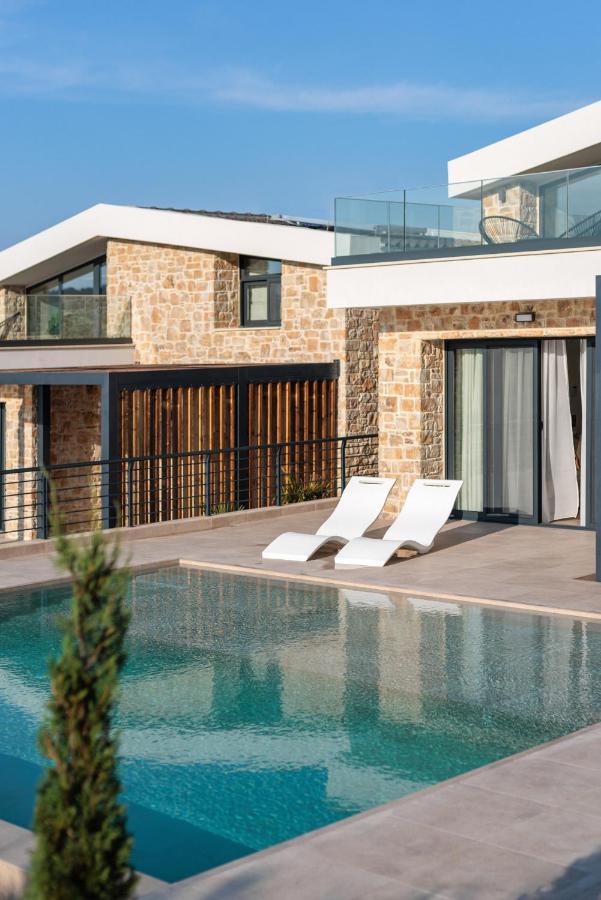 Five Senses Of Luxury Villa Kalandra ภายนอก รูปภาพ